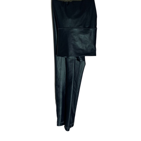 Plus Size Black High-Waisted Workout Dri Fit Leggings - Picture 5 of 12